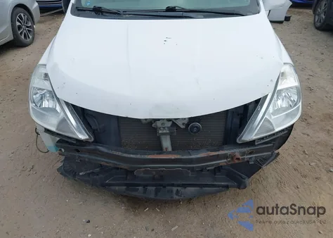 2010 Nissan Versa 1.8S z USA, uszkodzony, nr VIN 3N1BC1CPXAL377411